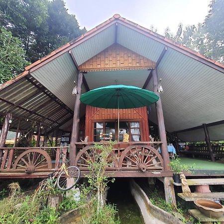 Baan Thabthong Homestay Ban Pak Nam  Экстерьер фото